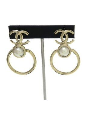 Chanel Pearl Earrings Multicolor